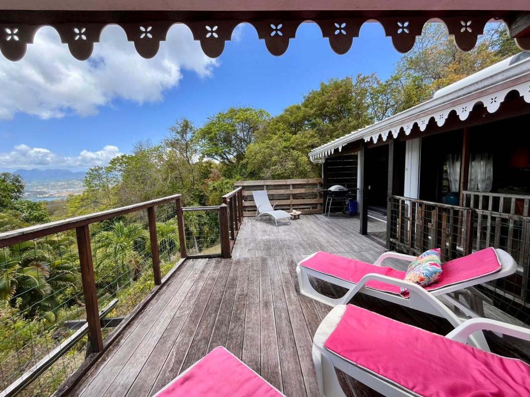 villa-avec-jacuzzi-vue-mer-tartane-caravelle -vue barbecue
